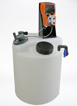 Bồn nhựa PE Tema Pakco, máy khuấy hóa chất và bơm định lượng hiệu Emec