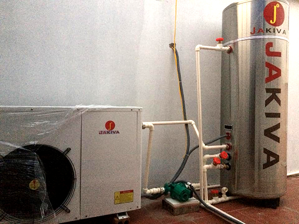 Hệ thống nước nóng trung tâm Heatpump cho gia đình