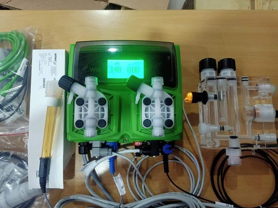 Máy đo pH-Clo WDPHCL hiệu Emec / Tự động kiểm soát châm hóa chất